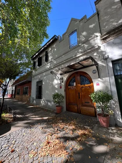Casa 4 Ambientes Con 2 Baños En Dos Plantas En Parque Chas — foto 1 de 1