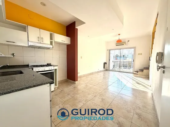 Venta Duplex 3 Ambientes Con Cochera Y Patio — foto 1 de 1