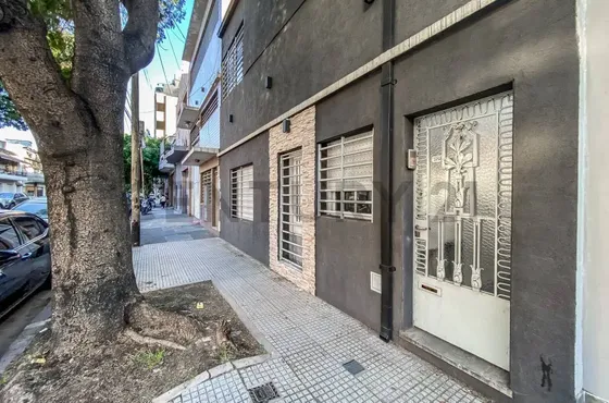 Venta Ph 3 Ambientes En Monte Castro Con Patio Y Terraza — foto 1 de 1